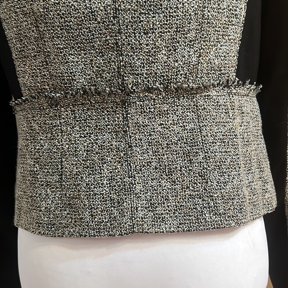 Short, semi fitted jacket. Black & gray tweed. - Picture 9 of 11
